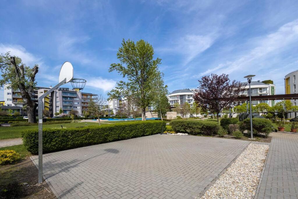 Admiral Pearl Apartamento Siófok Exterior foto